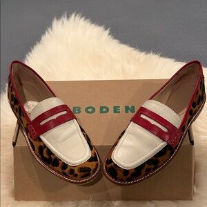 Boden Women's Cream and Red Leopard Loafers